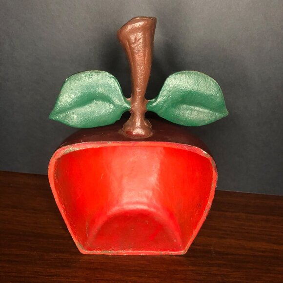 Vintage cast iron hand painted apple 7” Decor/ Door Stop - Picture 3 of 5
